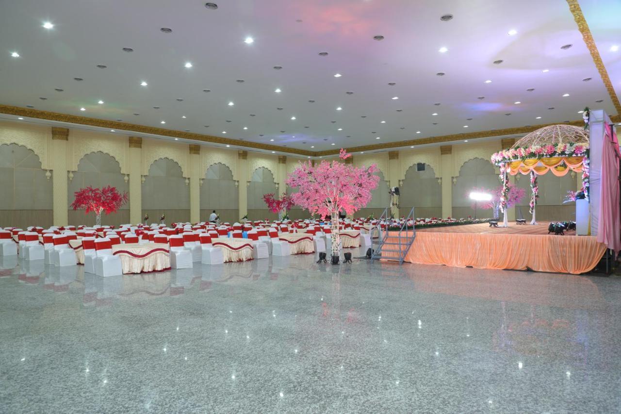 Gadiraju Palace Convention Centre & Hotel Visakhapatnam Exterior foto