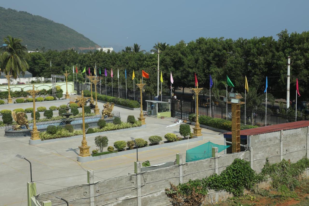 Gadiraju Palace Convention Centre & Hotel Visakhapatnam Exterior foto