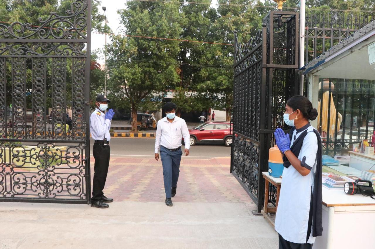 Gadiraju Palace Convention Centre & Hotel Visakhapatnam Exterior foto