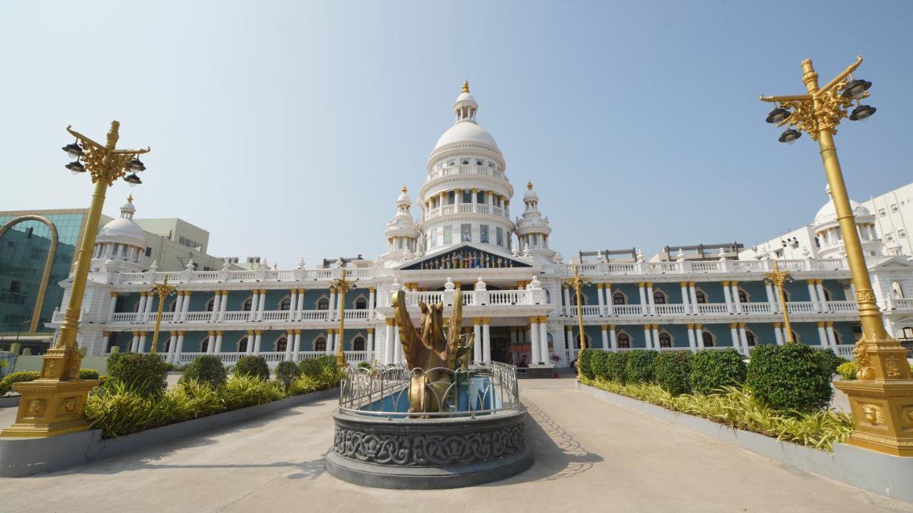 Gadiraju Palace Convention Centre & Hotel Visakhapatnam Exterior foto
